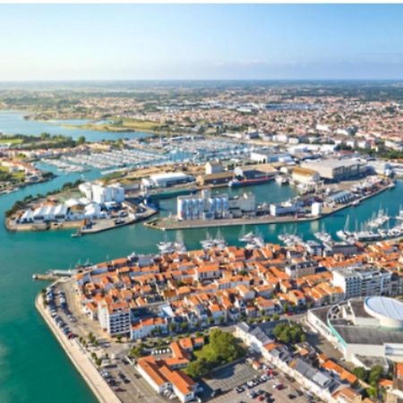 Pretty And Bright Studio With View On The Harbor レ・サ​​ーブル・ドロンヌ エクステリア 写真