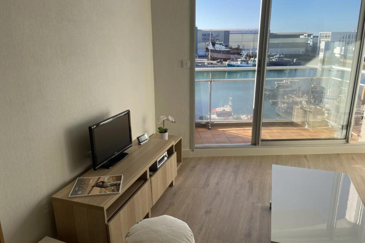 Pretty And Bright Studio With View On The Harbor レ・サ​​ーブル・ドロンヌ エクステリア 写真
